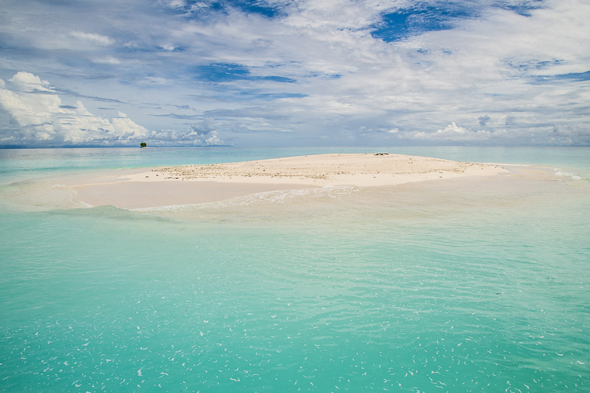 Pasir Timbul_5 Places You Need to See in Raja Ampat